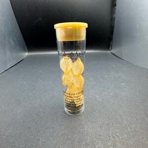 5/$25 NWT Elizabeth Arden Capsules- 7 capsules per vial